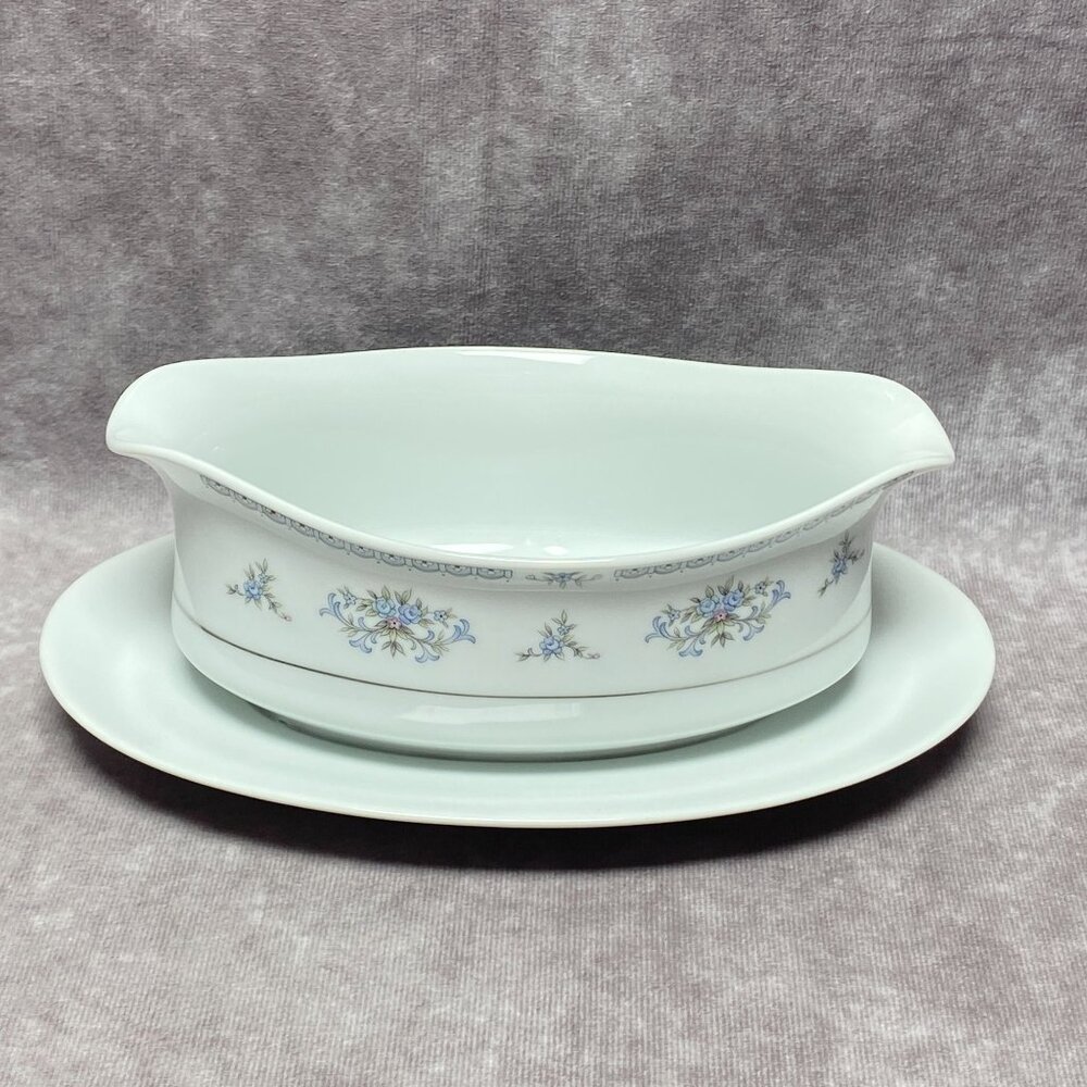 Vintage 1982 Treasure Chest "Ashley" Gravy Boat With Attached Underplate